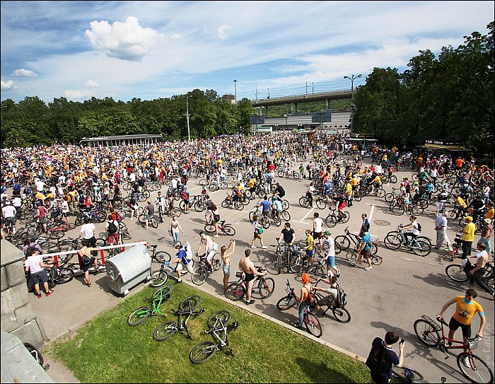 2012-05-20_VeloLuzha_02_IMG_1965-66_46.jpg: 967x750, 341k (2012-06-22, 21:58)