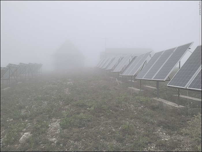 2023-05-Uz-07-Fog-16_05-06_20230506174123-abc.jpg: 1592x1200, 370k (2023-05-15, 09:45)