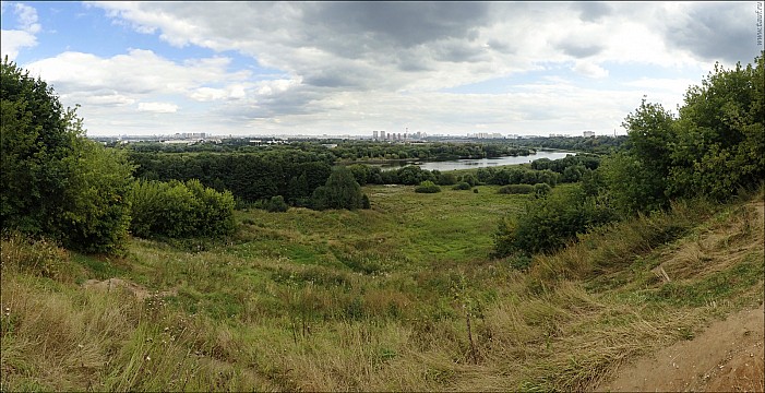 2020-08-20-Kolomenskoe-August-09-abc.jpg: 1600x822, 543k (2020-08-22, 09:15)