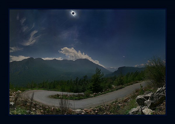 Eclipse_4_P1.jpg: 1000x712, 124k (2012-02-20, 17:37)